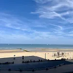 Panoramic Seaview Apartment With Free Private Garage