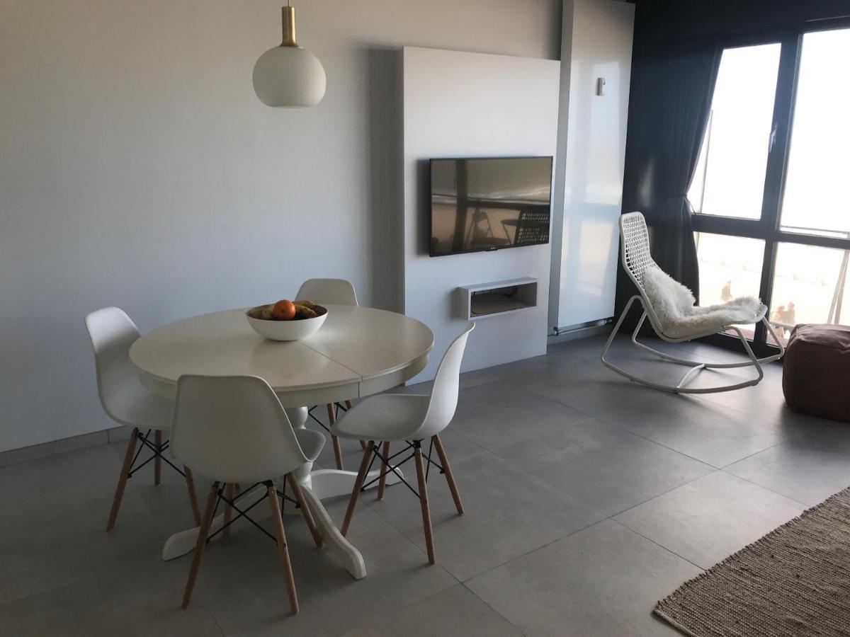 Panoramic Seaview With Free Private Garage Oostende