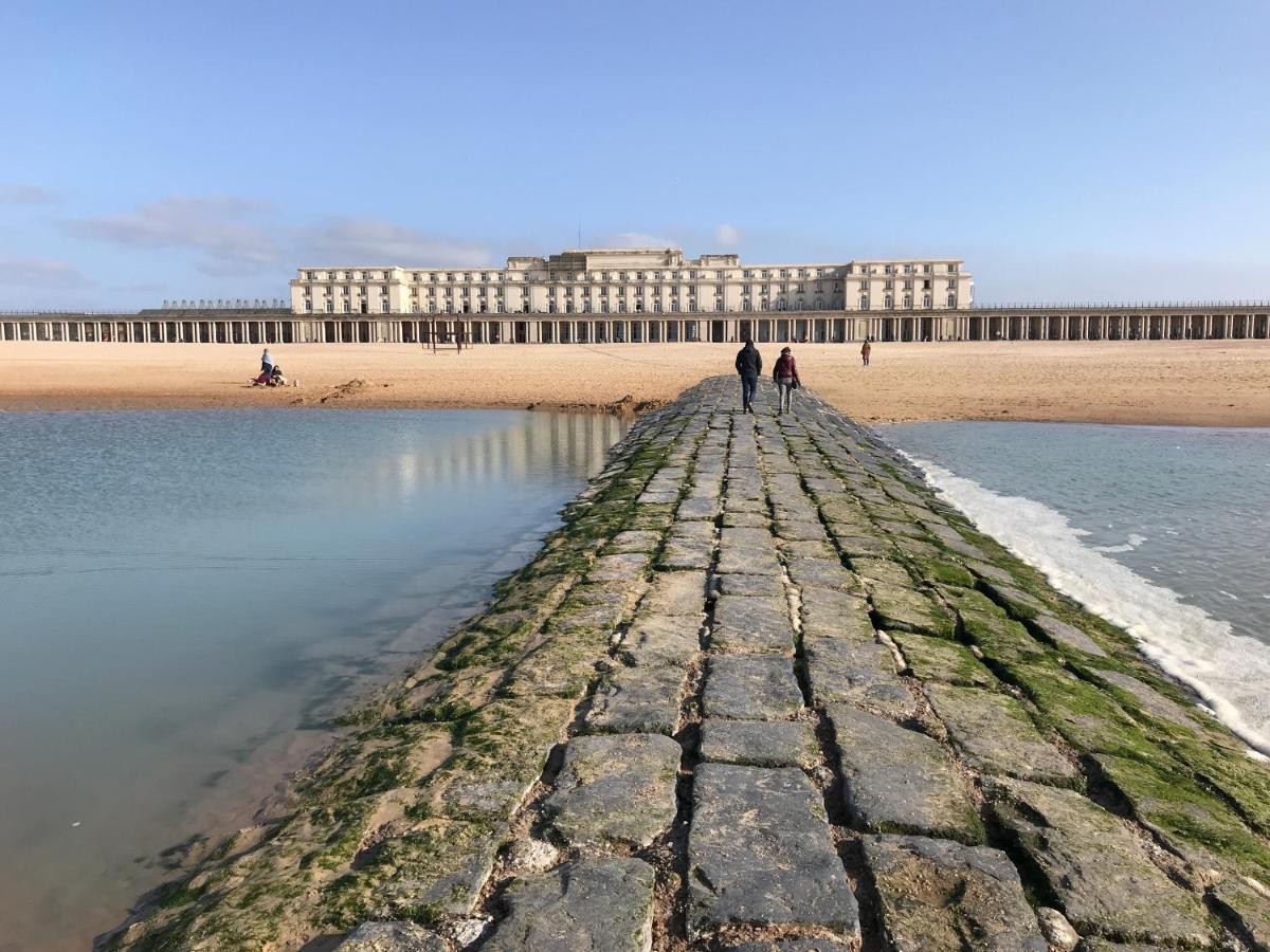 Panoramic Seaview With Free Private Garage Appartement Oostende