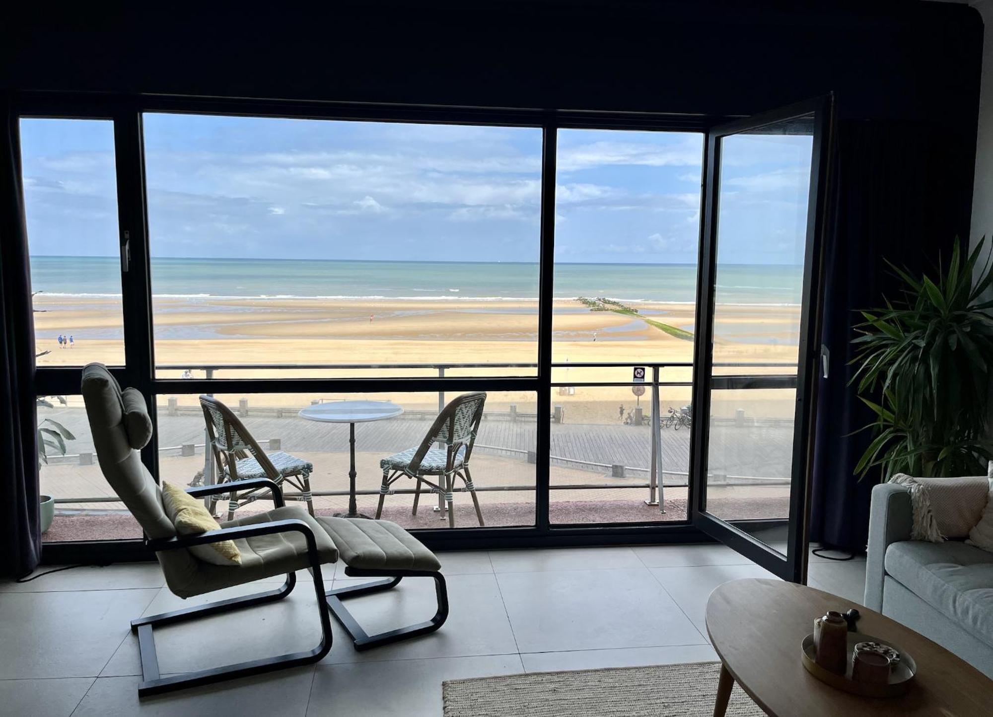 Panoramic Seaview With Free Private Garage Appartement Oostende